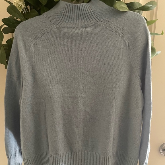 Banana Republic sweater size S petite - Picture 5 of 6